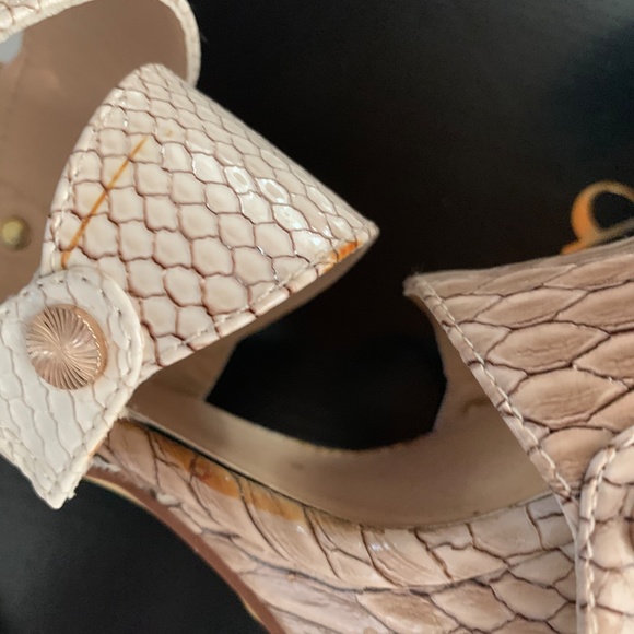 Meet your Posher, Fatima - Picture 2 of 9